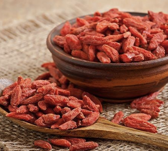 Gogi berries in a bowl