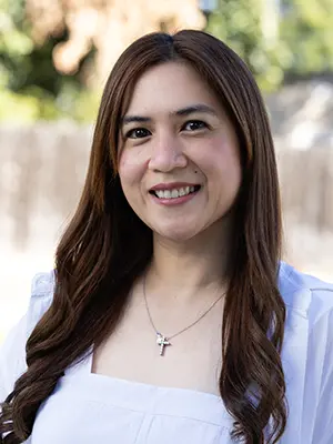 Christine Henson Headshot