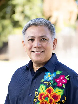 Dr. Ron Ordona Headshot