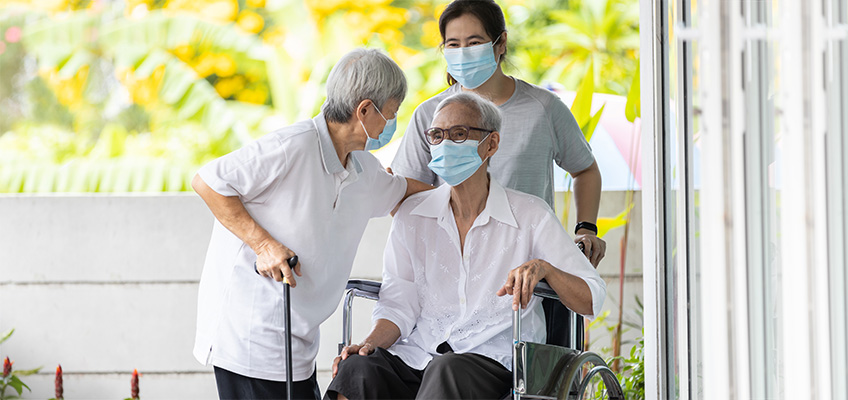 Seniors and staff wearing masks